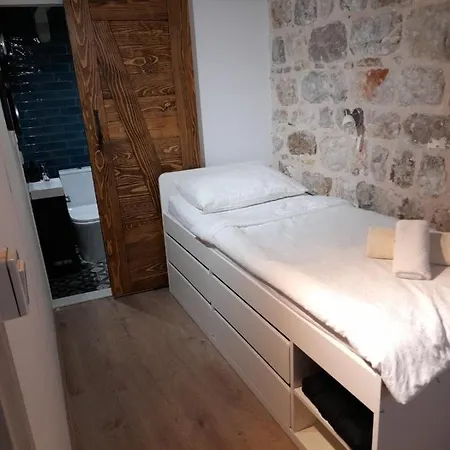 Private Linda Πανσιόν Ντουμπρόβνικ
