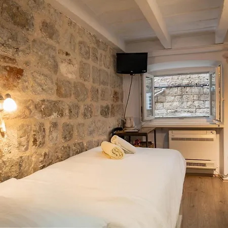 プライベート アコモデーション リンダ