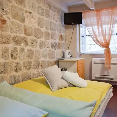 Private Linda Πανσιόν Ντουμπρόβνικ